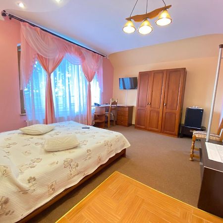 Pensiunea Crocus - Sauna & Billiard Poiana Brasov Ngoại thất bức ảnh