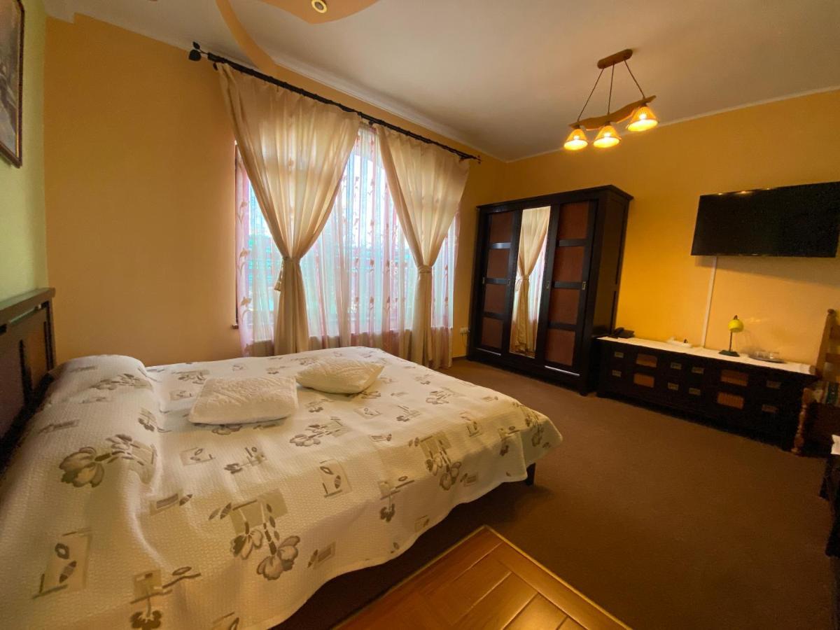 Pensiunea Crocus - Sauna & Billiard Poiana Brasov Ngoại thất bức ảnh