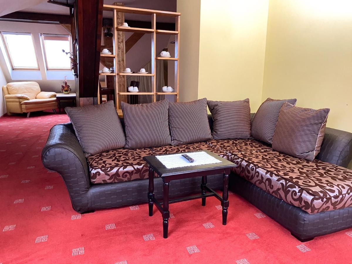 Pensiunea Crocus - Sauna & Billiard Poiana Brasov Ngoại thất bức ảnh