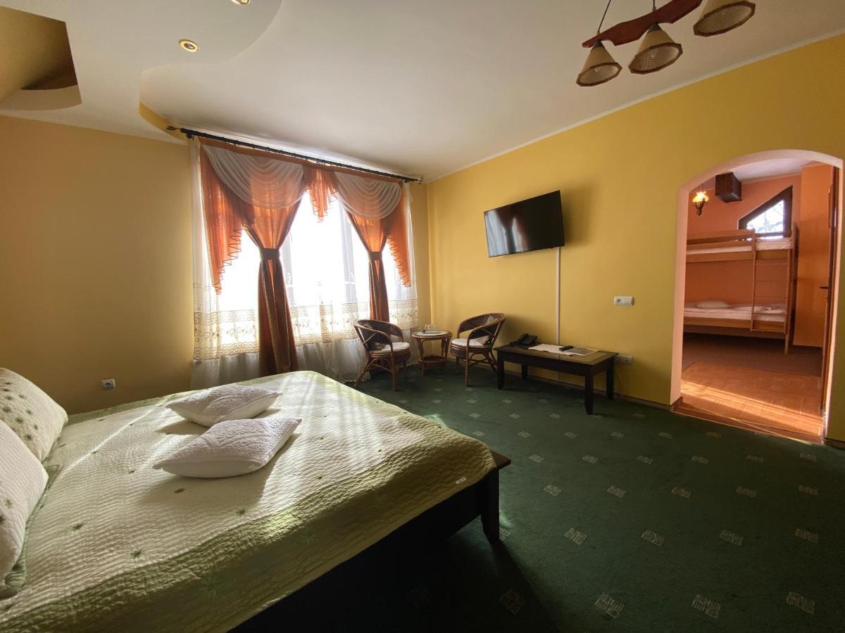 Pensiunea Crocus - Sauna & Billiard Poiana Brasov Ngoại thất bức ảnh