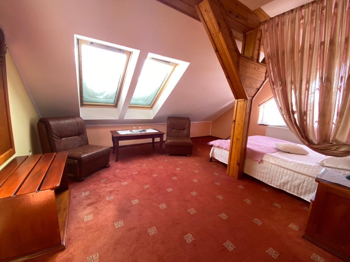 Pensiunea Crocus - Sauna & Billiard Poiana Brasov Ngoại thất bức ảnh