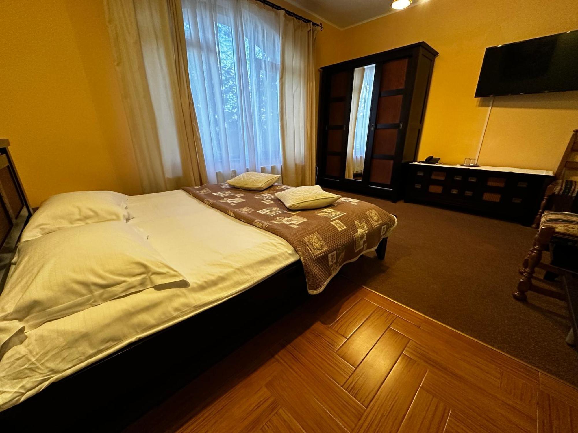 Pensiunea Crocus - Sauna & Billiard Poiana Brasov Ngoại thất bức ảnh