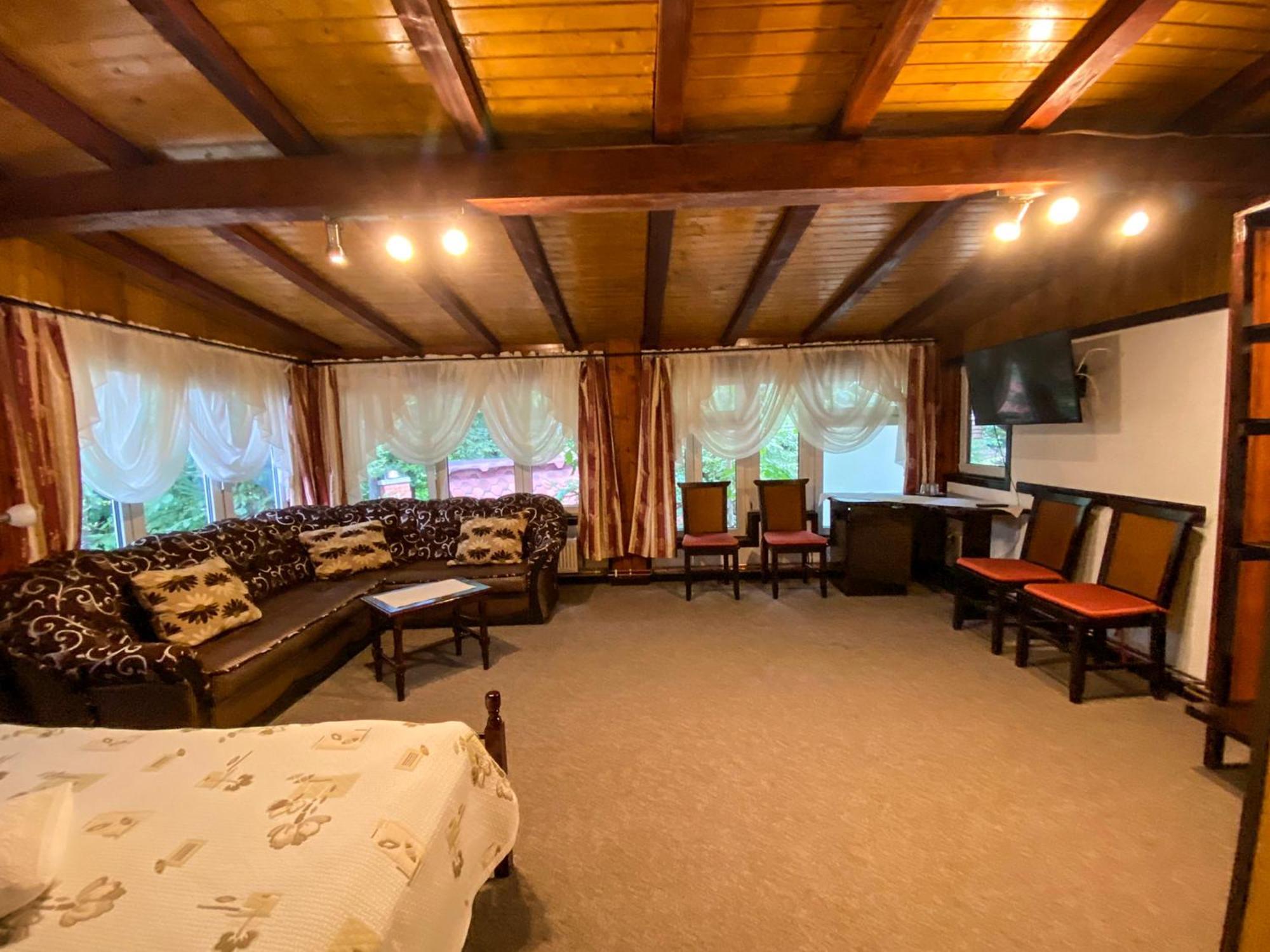 Pensiunea Crocus - Sauna & Billiard Poiana Brasov Phòng bức ảnh